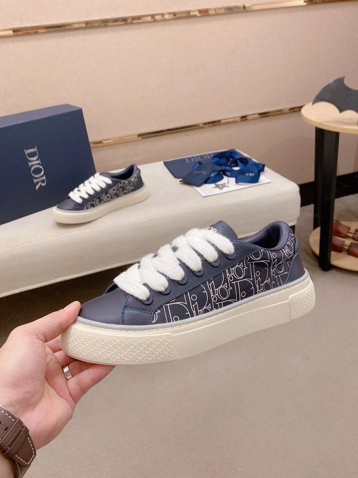 Factory price: 300 Men's shoes 💰[Dior·Dior] Top 🔍Couple style 💏🔍New casual sports style couple shoes, new four-season design, perfect workmanship, lace-up lazy style to create cabinet quality, upper: imported first-layer cowhide, sheepskin lining is soft and comfortable, ultra-light TPU wear-resistant outsole, simple, versatile fashion men's shoes, excellent color code number 35--44